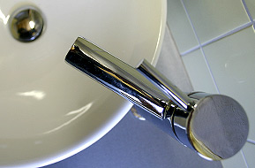 un détail de la salle de bain