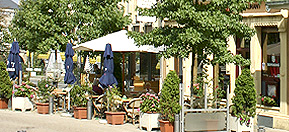 la terasse de l'hôtel restaurant